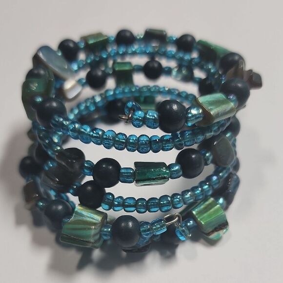 Elegant Glass and Shell Blue Beaded Bracelet - Picture 1 of 2